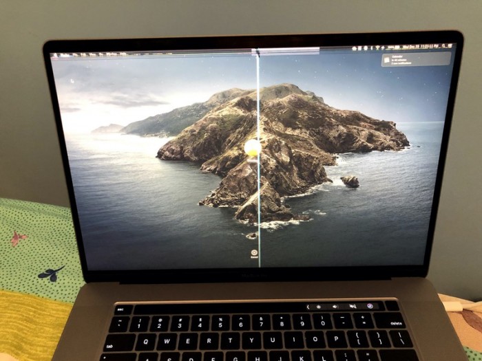 苹果：不要在 MacBook 上使用摄像头护盖，或导致显示屏损坏