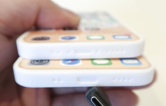 传苹果将从明年开始对 iPhone/iPad 接口进行调整：采用 USB-C